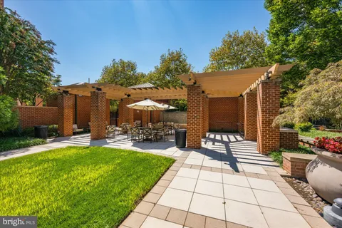 $875,000 | 12500 Park Potomac Avenue, Unit 509N, Potomac, MD 20854