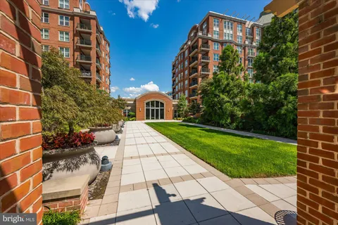 $875,000 | 12500 Park Potomac Avenue, Unit 509N, Potomac, MD 20854