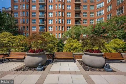 $875,000 | 12500 Park Potomac Avenue, Unit 509N, Potomac, MD 20854