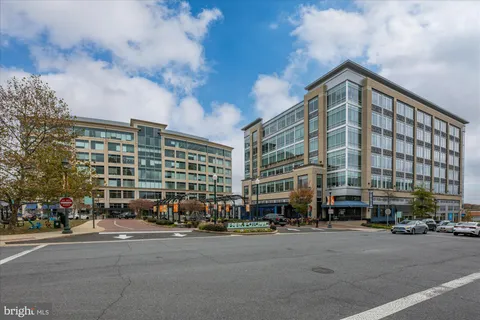 $875,000 | 12500 Park Potomac Avenue, Unit 509N, Potomac, MD 20854