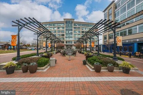 $875,000 | 12500 Park Potomac Avenue, Unit 509N, Potomac, MD 20854