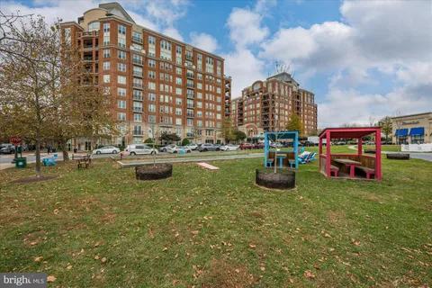 $875,000 | 12500 Park Potomac Avenue, Unit 509N, Potomac, MD 20854