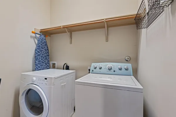 $325,000 | 209 Harris Street, Elgin, TX 78621