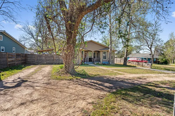 $325,000 | 209 Harris Street, Elgin, TX 78621