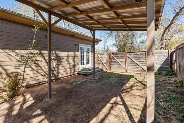 $325,000 | 209 Harris Street, Elgin, TX 78621