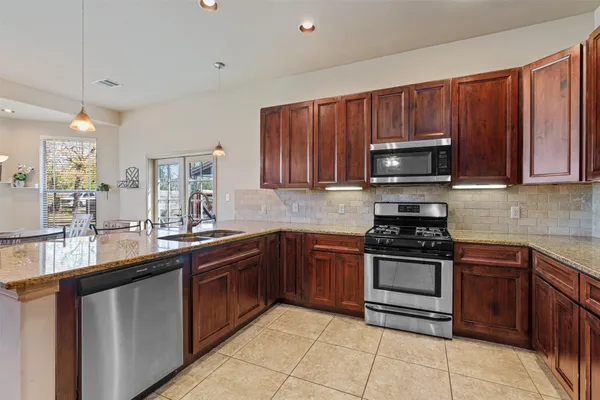 $325,000 | 209 Harris Street, Elgin, TX 78621