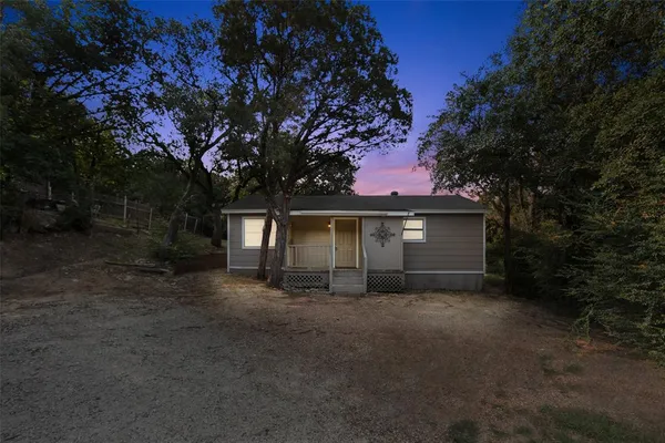 $1,400 | 1811 Hidden Valley Road, Granbury, TX 76049