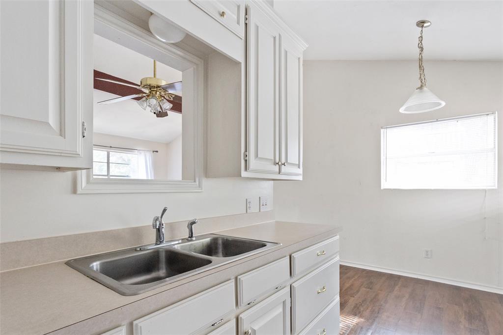 1811 Hidden Valley Road Granbury, TX 76049 - Photo 11 of 32