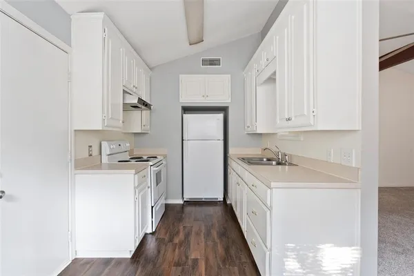 $1,400 | 1811 Hidden Valley Road, Granbury, TX 76049