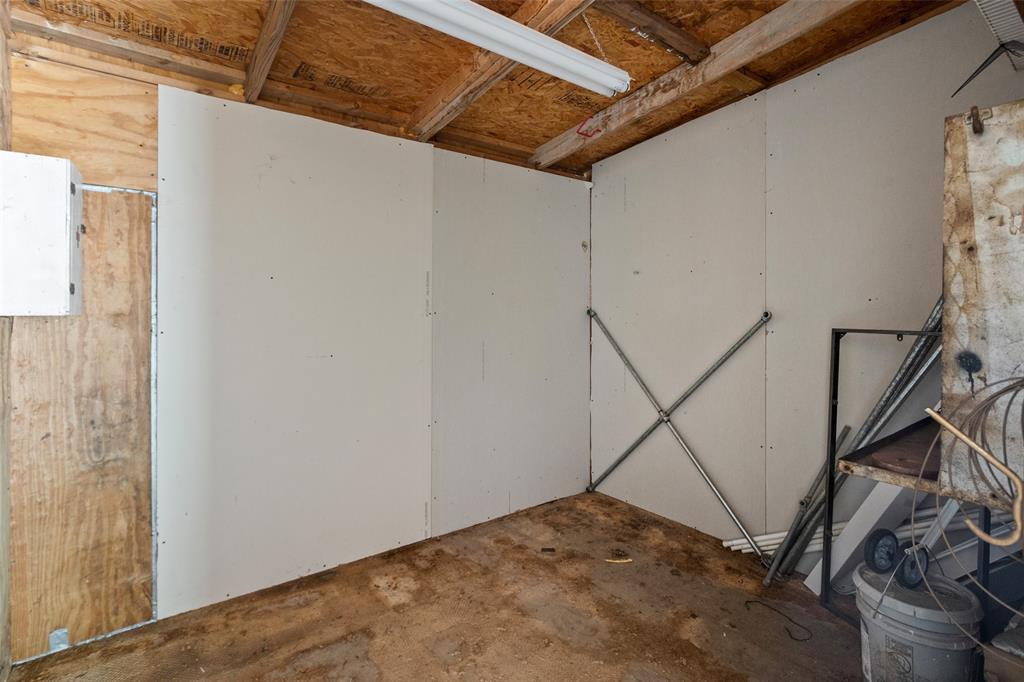 1811 Hidden Valley Road Granbury, TX 76049 - Photo 30 of 32