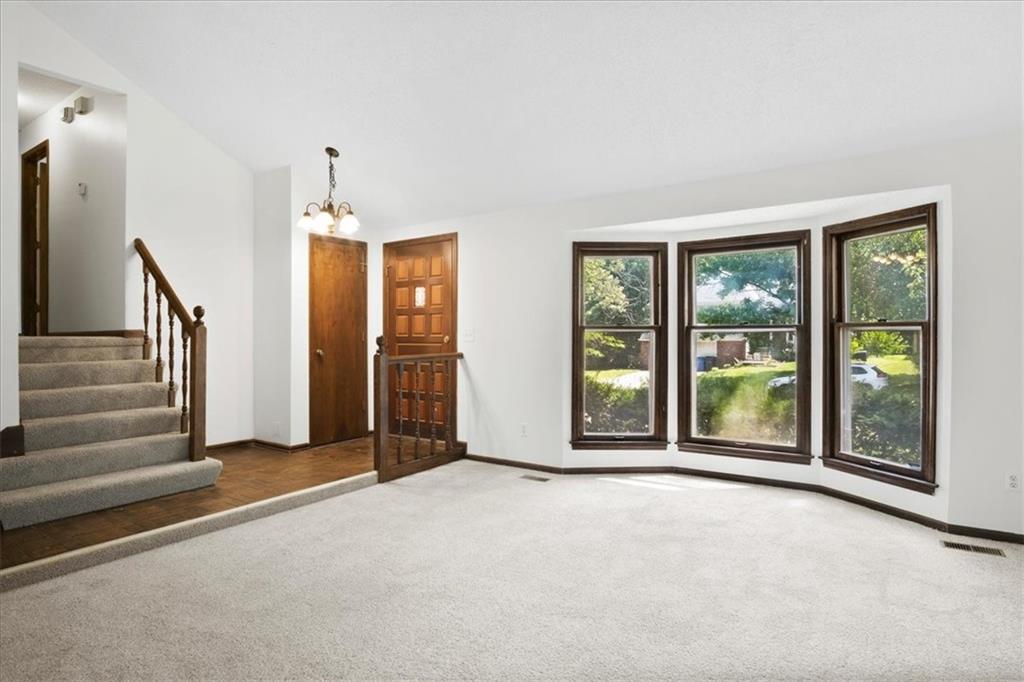 14204 South Raintree Drive Olathe, KS 66062 - Photo 4 of 29