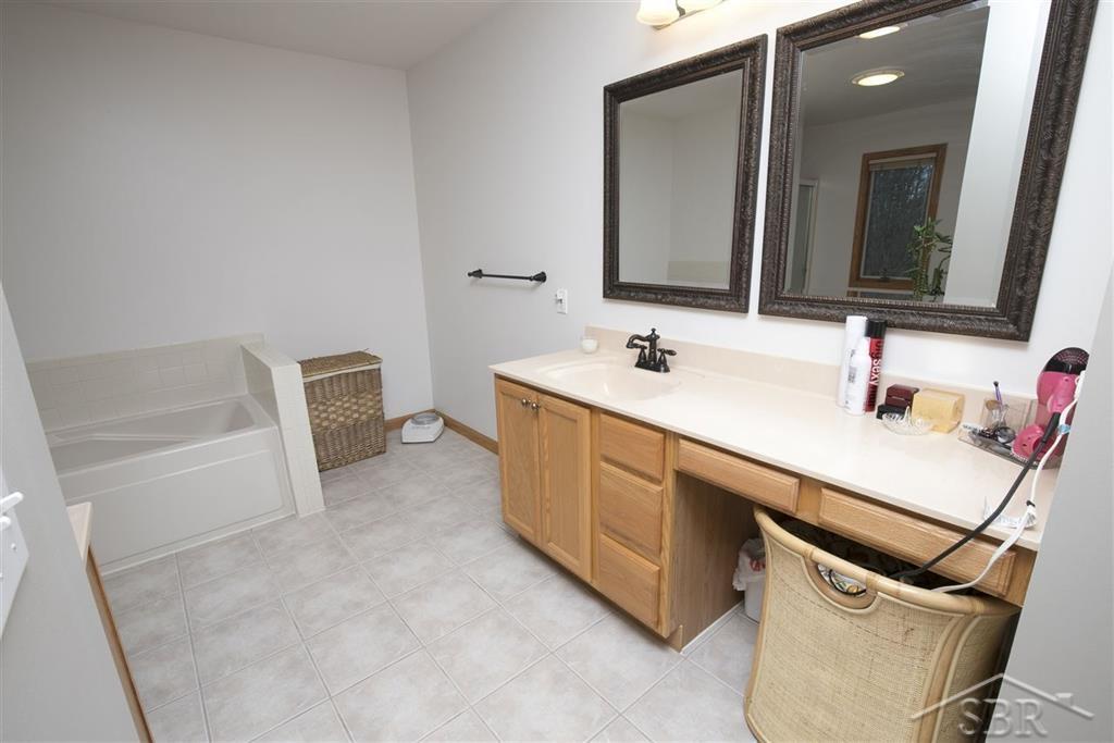 14610 Roe Road Hemlock, MI 48626 - Photo 28 of 83 31365296-27.JPG