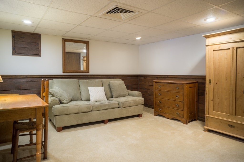 82 Meeting House Path, Unit 82 Ashland, MA 01721 - Photo 19 of 23 a living room with furniture