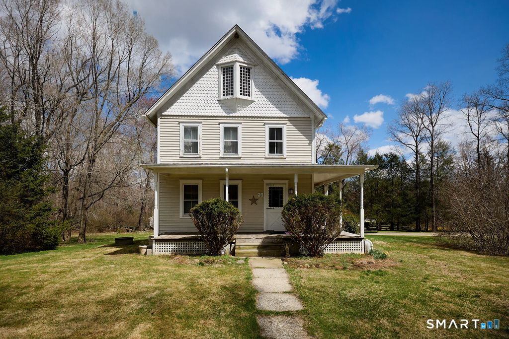 82 Pin Pack Road Ridgefield, CT 06877 - Photo 2 of 36