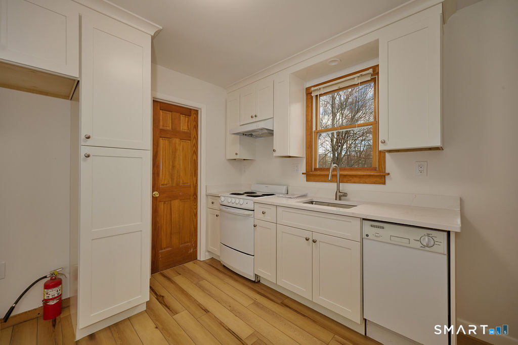 82 Pin Pack Road Ridgefield, CT 06877 - Photo 21 of 36