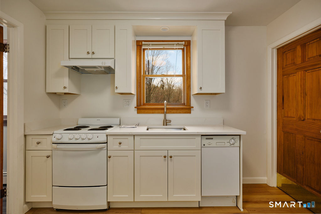 82 Pin Pack Road Ridgefield, CT 06877 - Photo 22 of 36