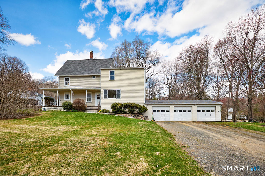 82 Pin Pack Road Ridgefield, CT 06877 - Photo 3 of 36