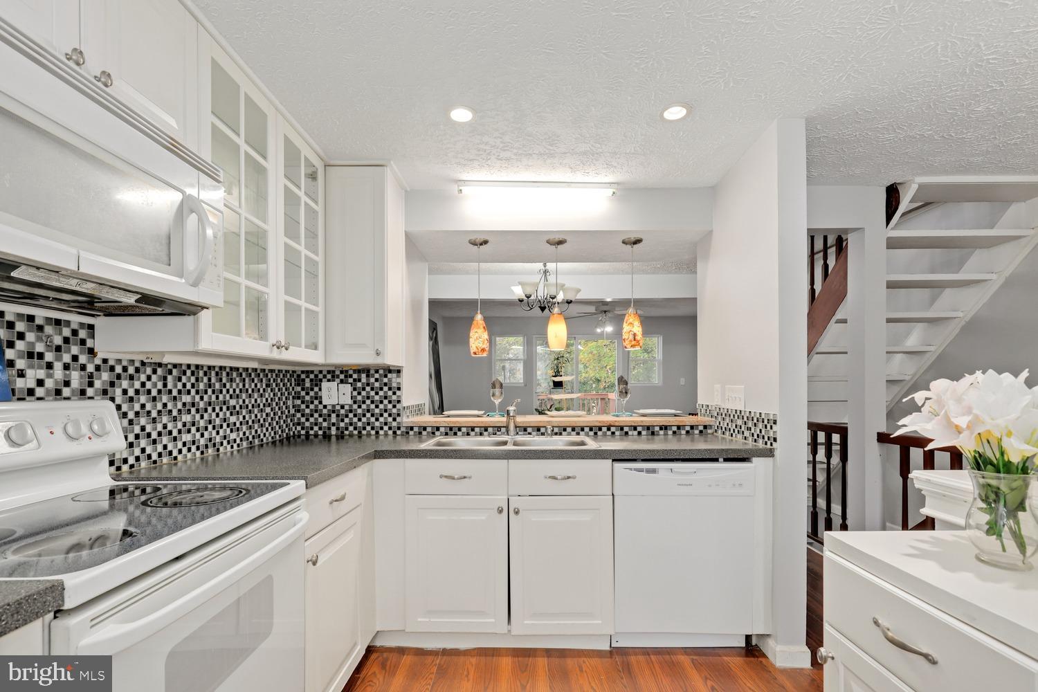 8050 Grandview Court Springfield, VA 22153 - Photo 8 of 21