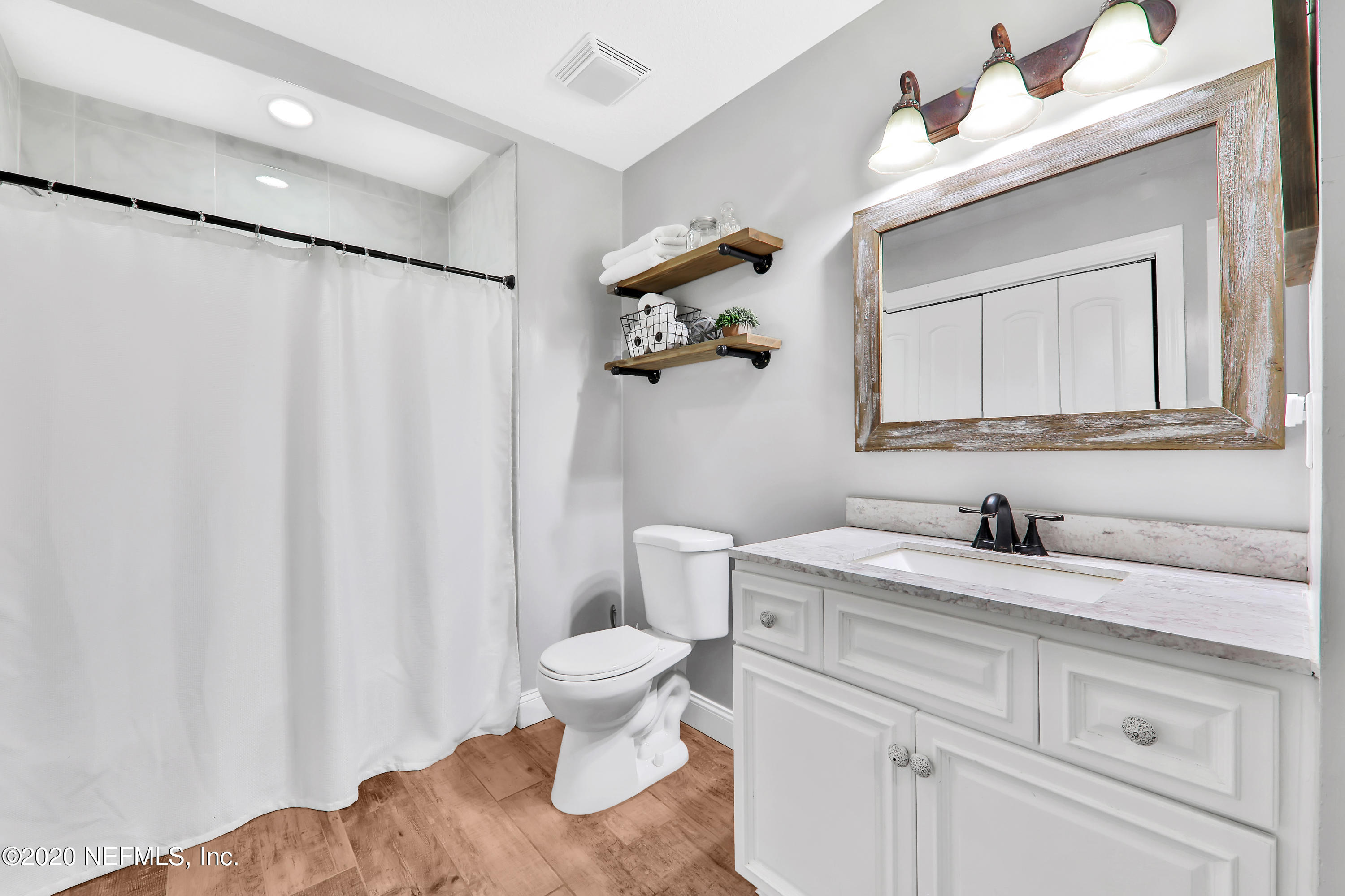3133 Lannie Road Jacksonville, FL 32218 - Photo 23 of 25 Bath #2. Charming and warm