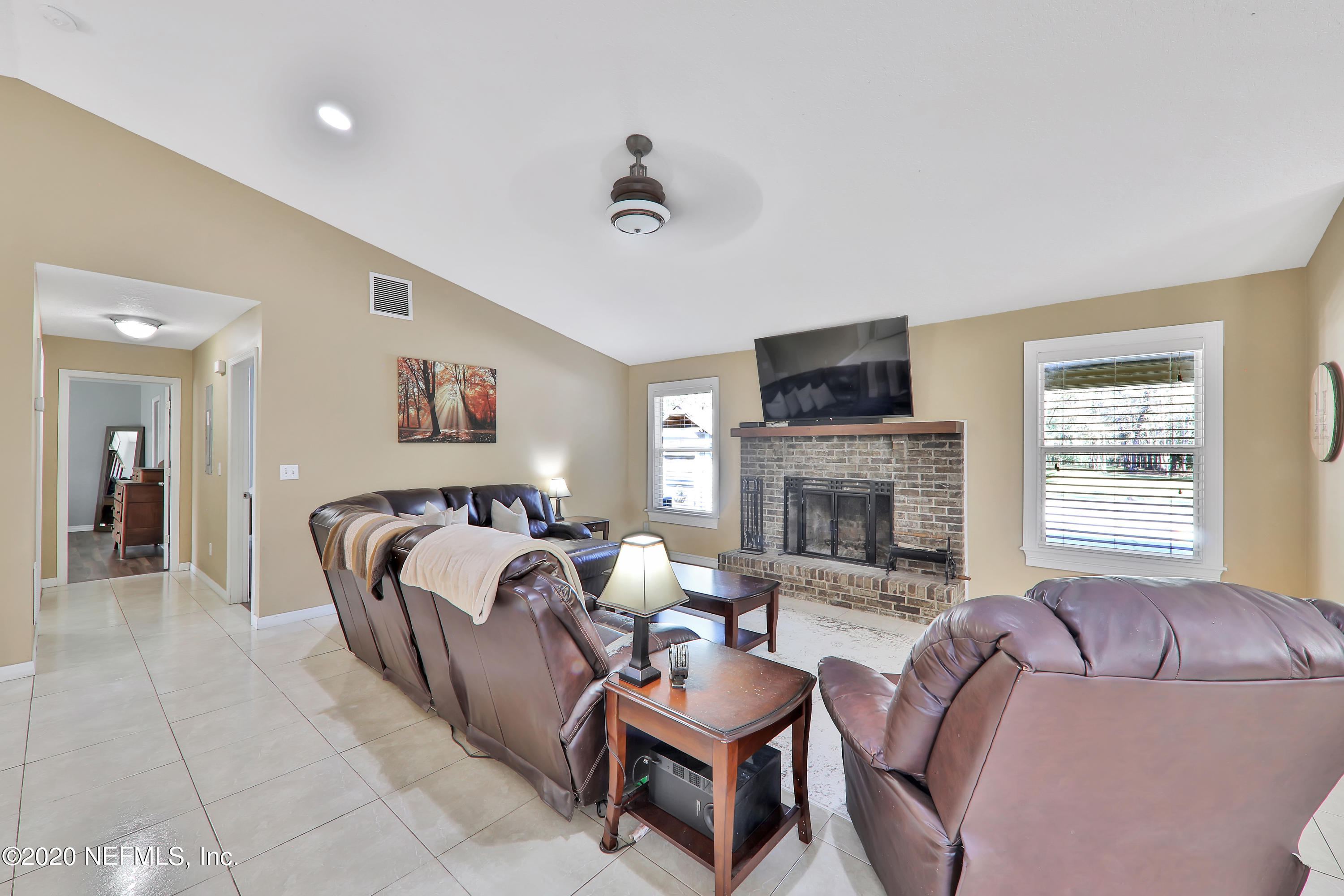 3133 Lannie Road Jacksonville, FL 32218 - Photo 9 of 25 Beautifully framed windows!