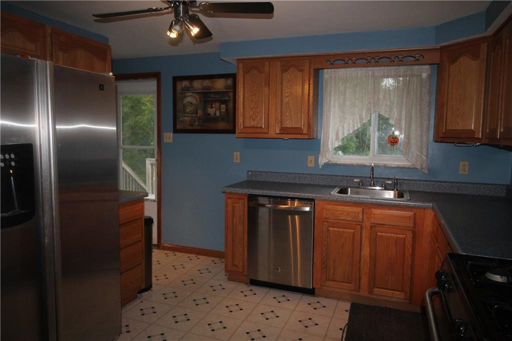 316 Byron Road Pittsburgh, PA 15237 - Photo 7 of 14 Gallery Image 7
