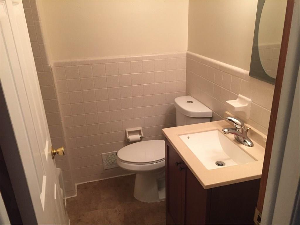 316 Byron Road Pittsburgh, PA 15237 - Photo 10 of 14 Remodeled bathroom