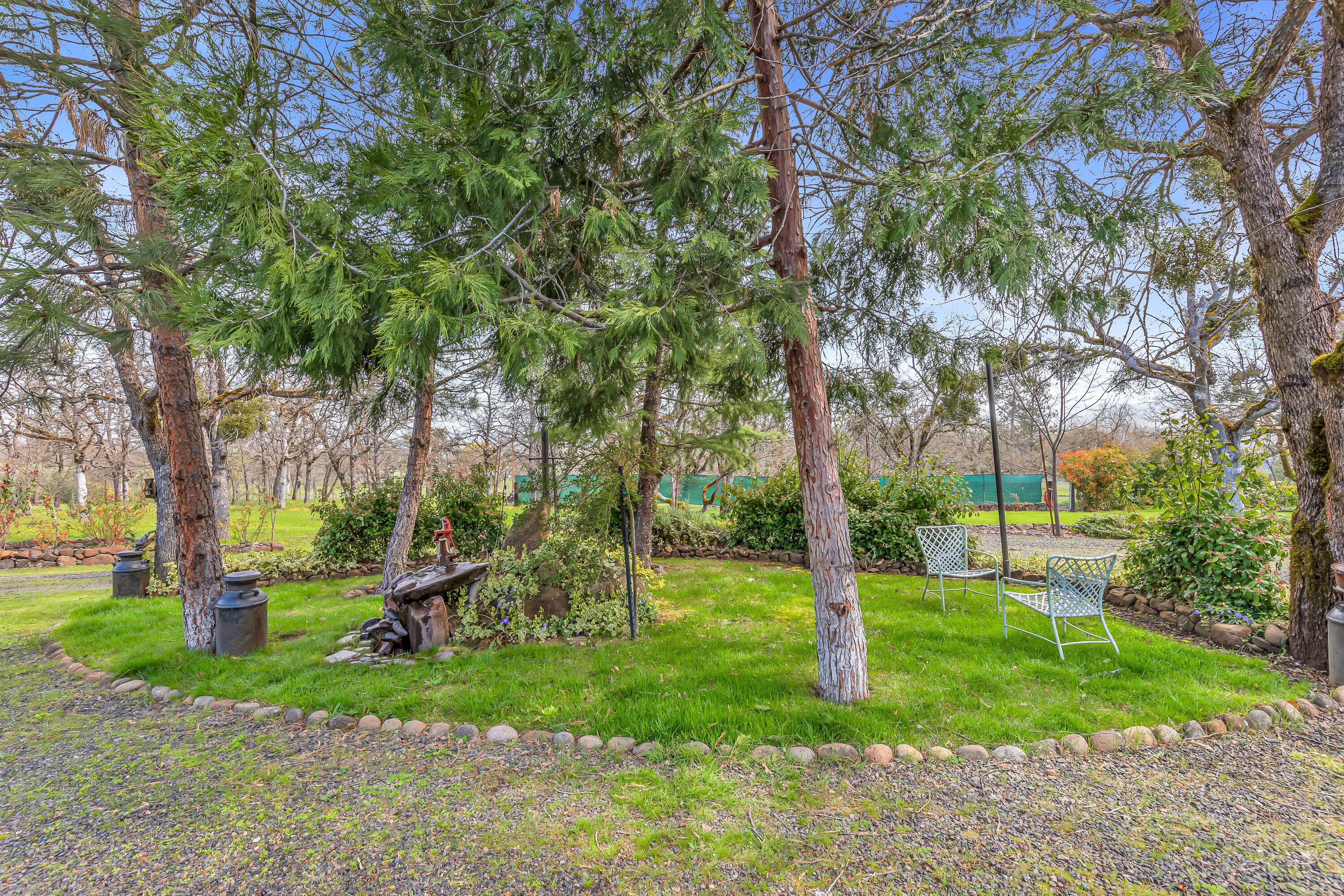 349 Capri Drive Eagle Point, OR 97524 - Photo 12 of 54 9R9A7581
