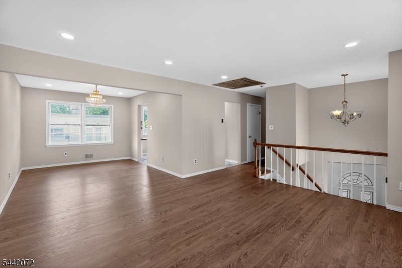 21 Ash Road Edison, NJ 08817 - Photo 5 of 35 Gallery Image 5