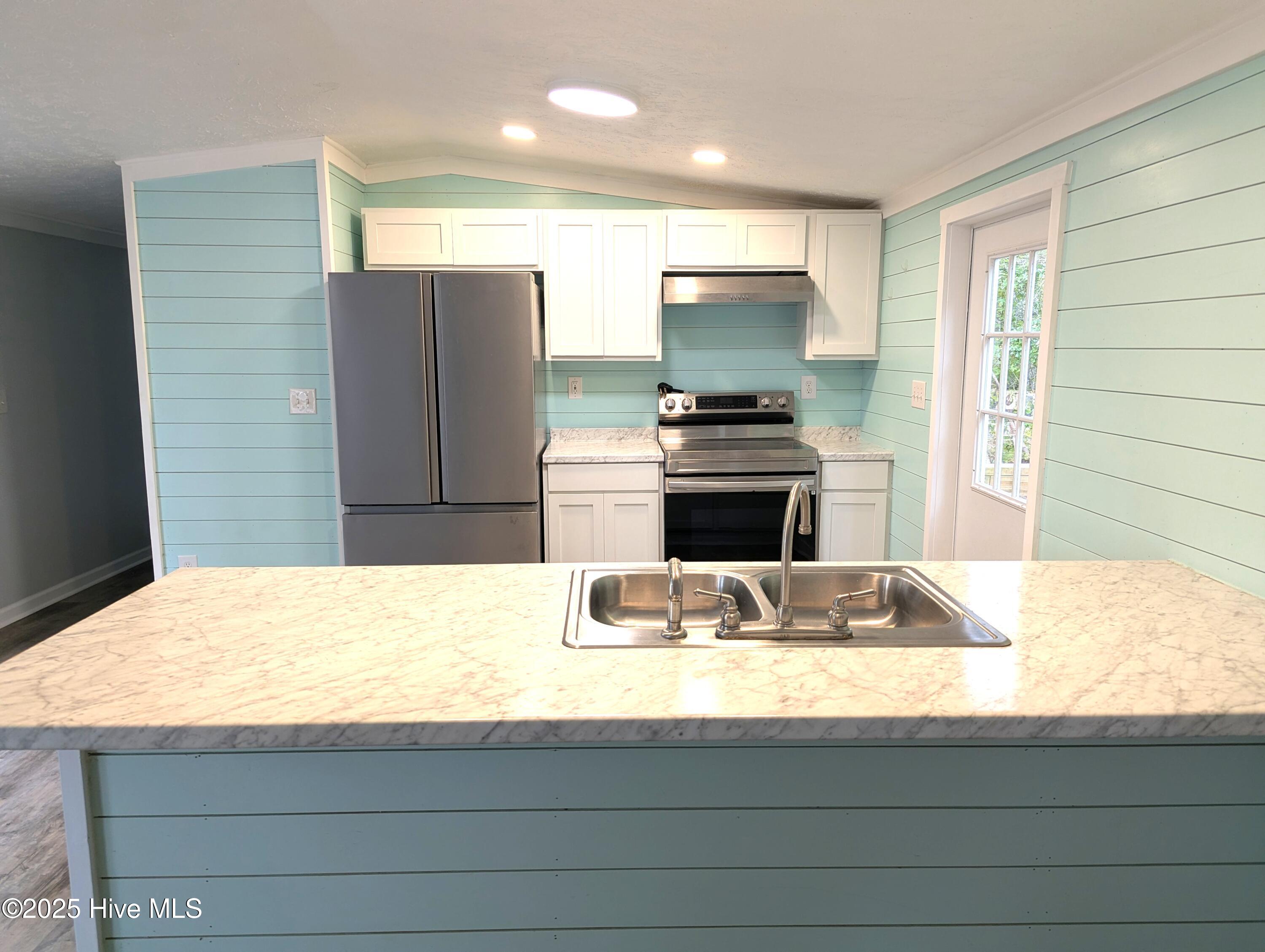 1587 Snapper Street Southwest Shallotte, NC 28470 - Photo 4 of 19 Kitchen