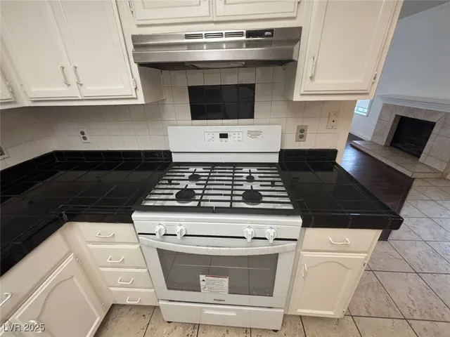 $1,400 | 6611 West Tropicana Avenue, Unit 202, Las Vegas, NV 89103