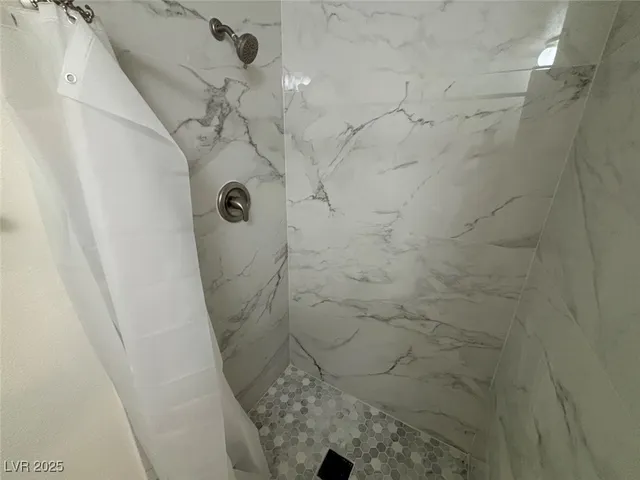 $1,400 | 6611 West Tropicana Avenue, Unit 202, Las Vegas, NV 89103