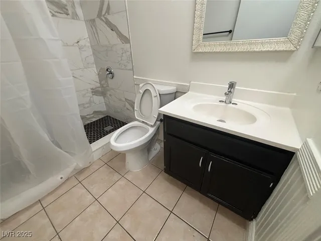 $1,400 | 6611 West Tropicana Avenue, Unit 202, Las Vegas, NV 89103