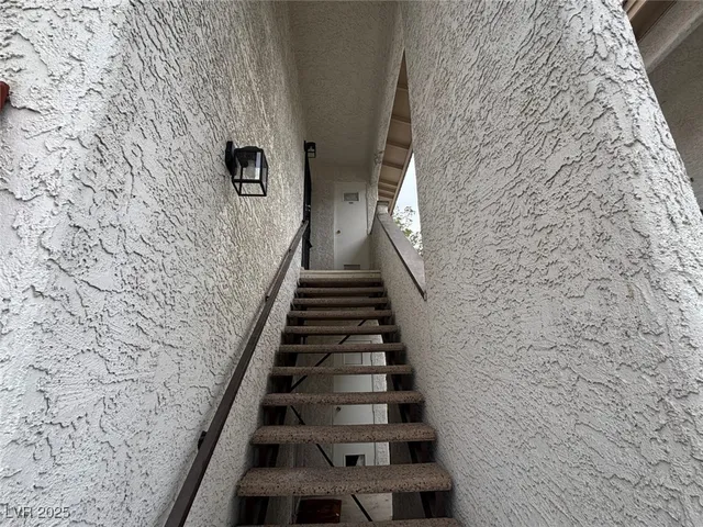 $1,400 | 6611 West Tropicana Avenue, Unit 202, Las Vegas, NV 89103