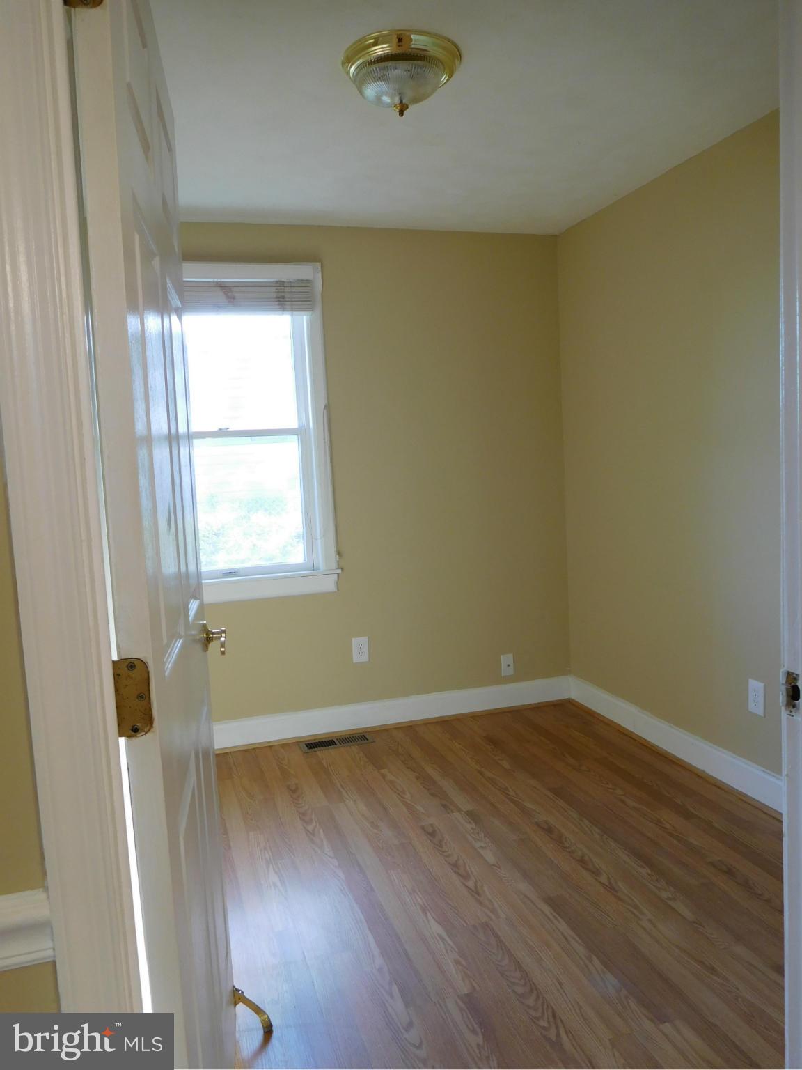 842 Riverside Drive Pasadena, MD 21122 - Photo 16 of 25 Bedroom 3 - Den