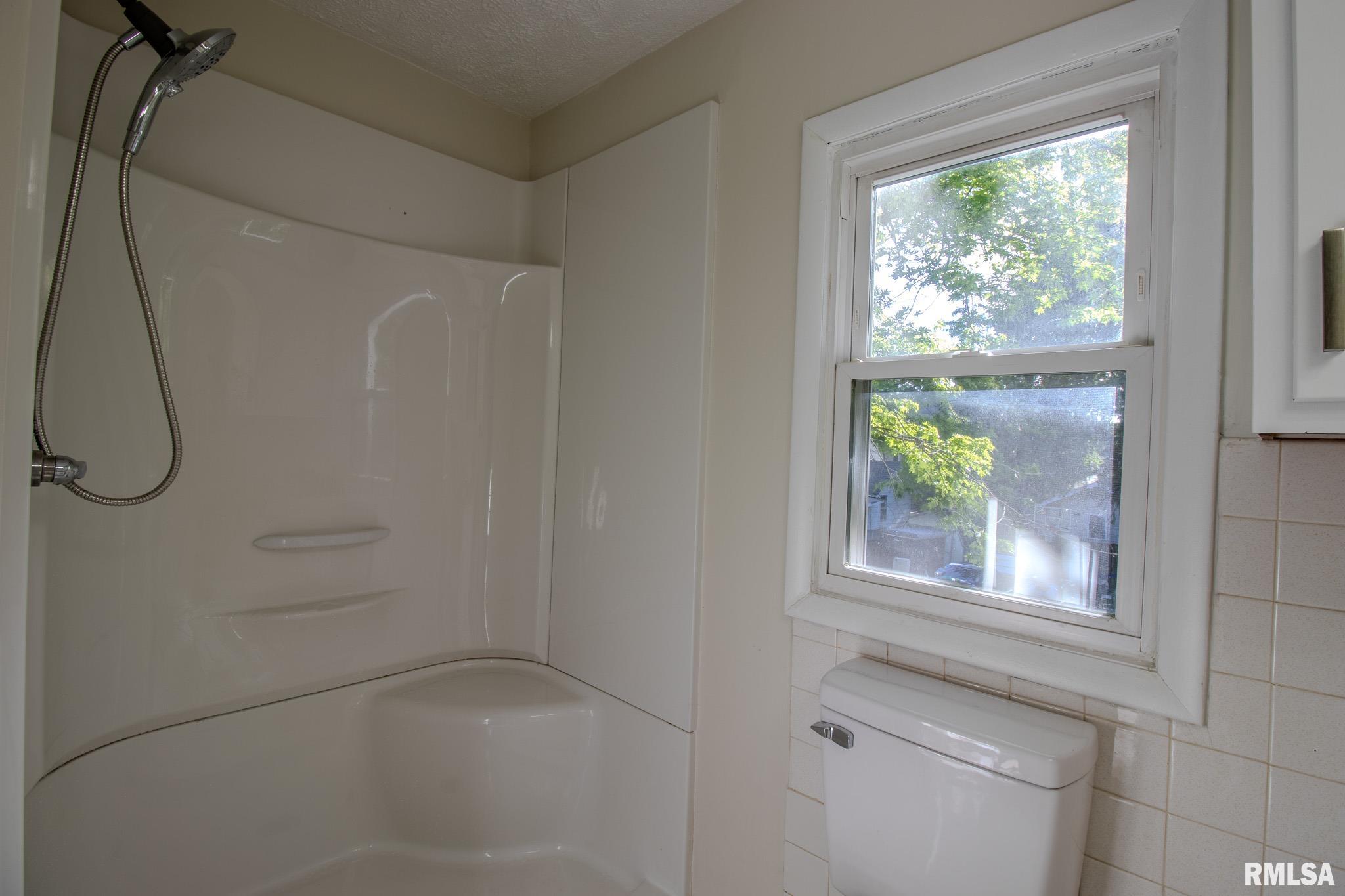 905 West Taylor Street Bloomington, IL 61701 - Photo 12 of 22