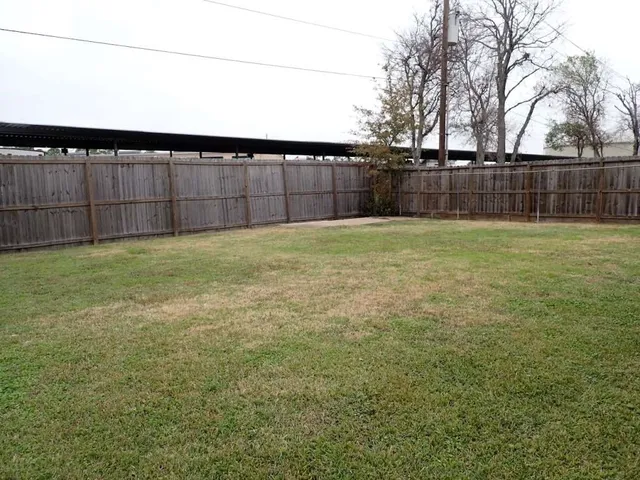 $1,899 | 327 Oakdale Drive, Stafford, TX 77477