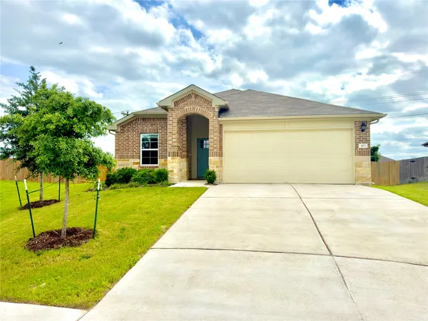 $1,750 | 413 Abbey Lane, Lockhart, TX 78644