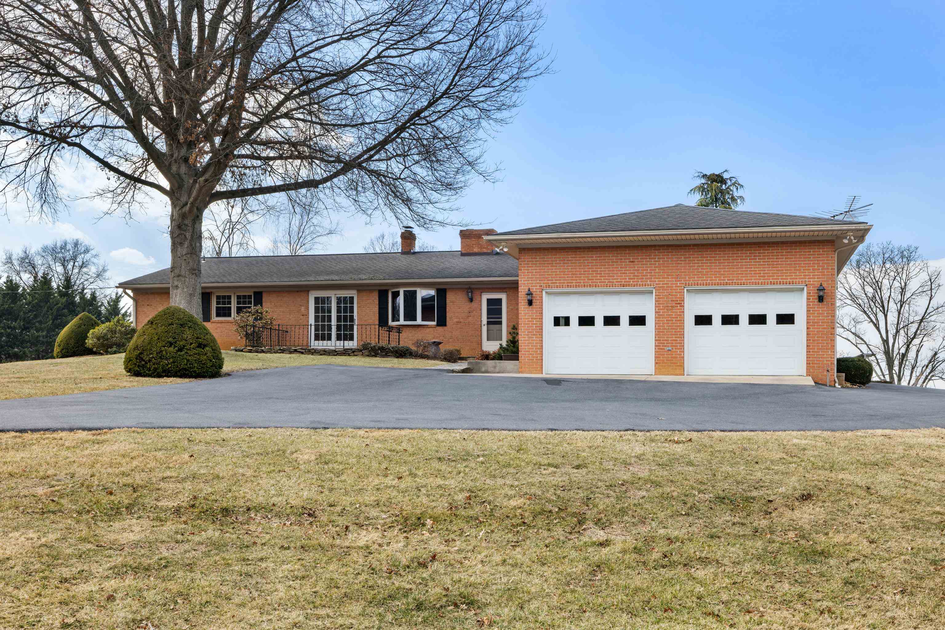 431 Mt Pisgah Road Mount Sidney, VA 24467 - Photo 16 of 72 a front view of house with yard