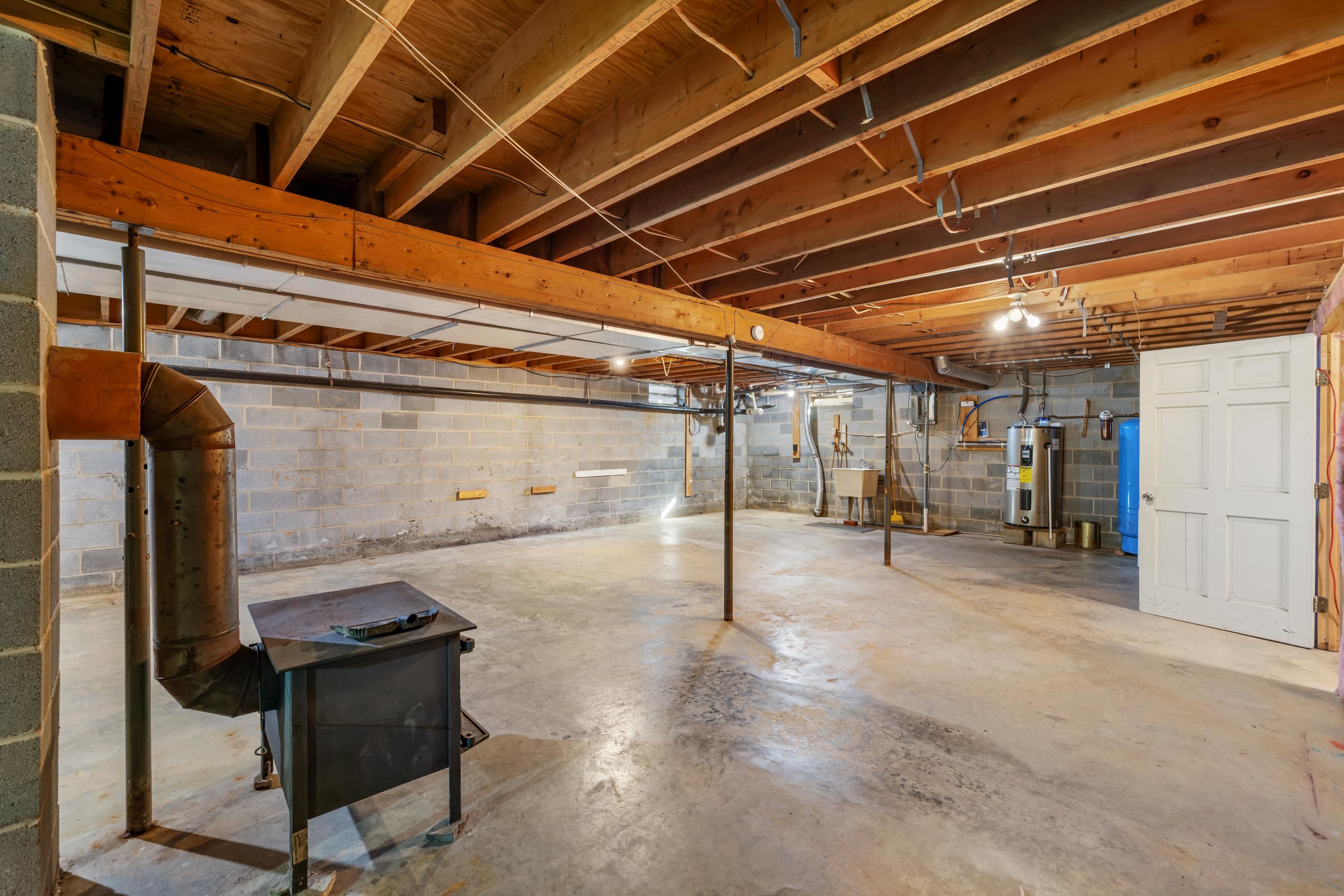 431 Mt Pisgah Road Mount Sidney, VA 24467 - Photo 59 of 72 a view of a room with gym equipment