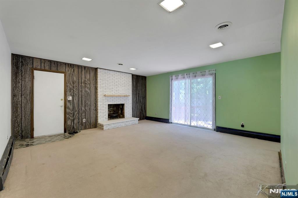 281 Rivara Court Ridgewood, NJ 07450 - Photo 7 of 41