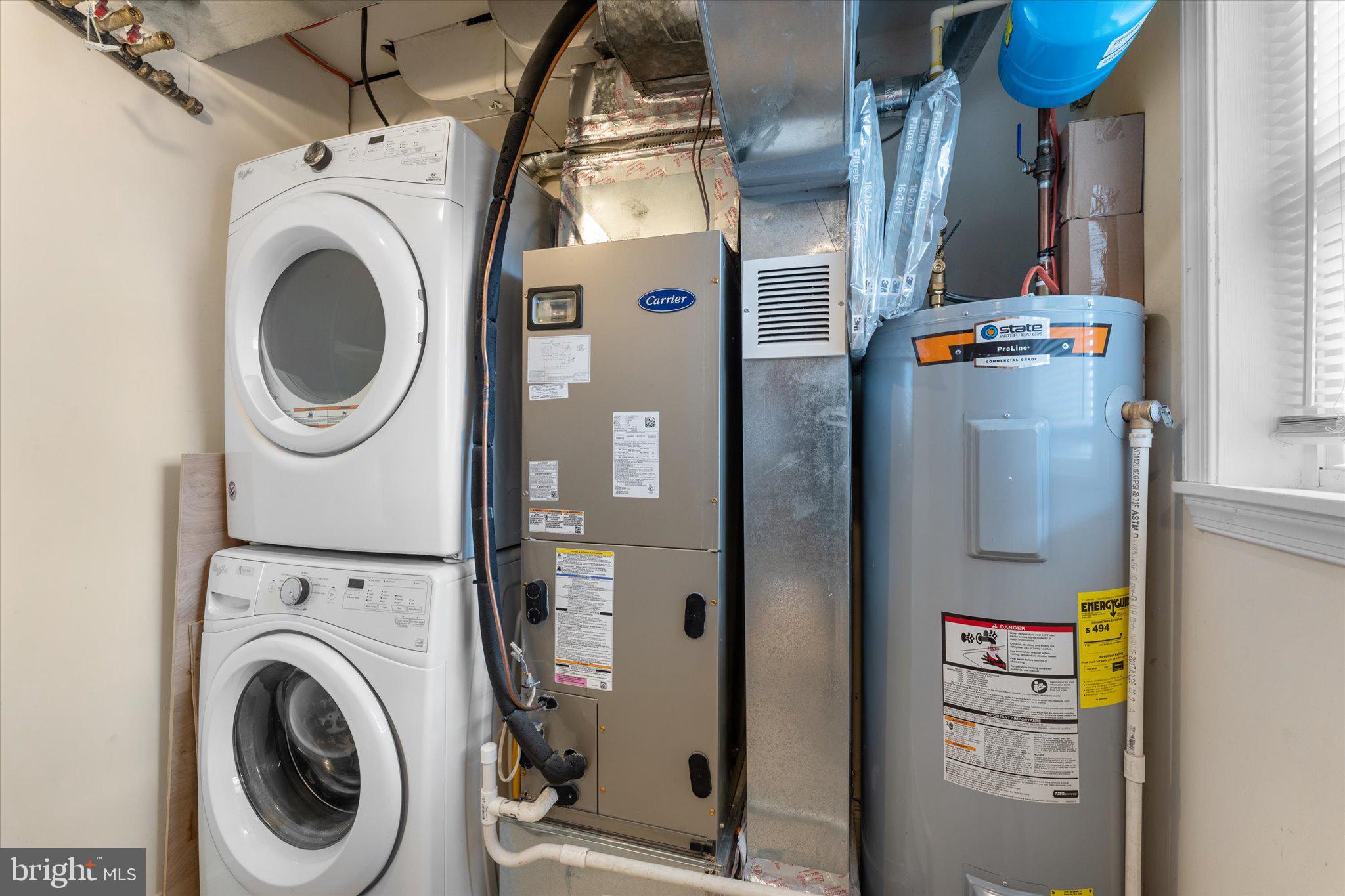 1527 K Street Southeast Washington, DC 20003 - Photo 14 of 27 a utility room with dryer and washer
