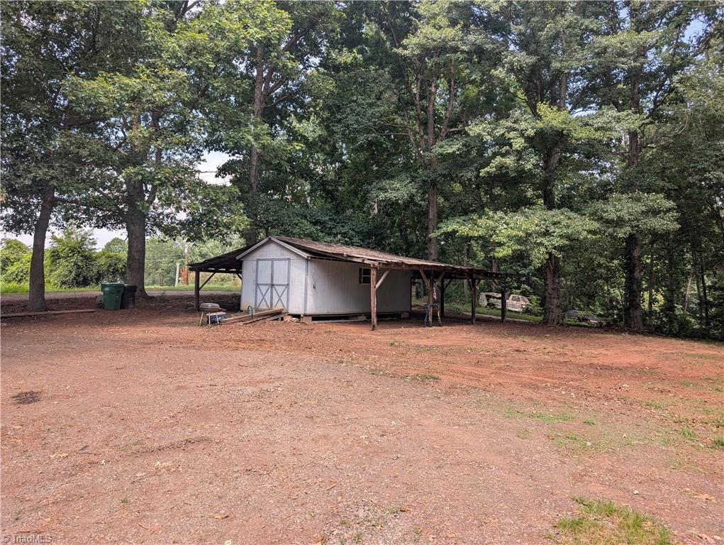 1920 North Oak Ridge Church Road Yadkinville, NC 27055 - Photo 5 of 43 Gallery Image 5