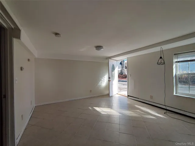 $1,525 | 136 Stringham Road, Unit 9C, LaGrangeville, NY 12540