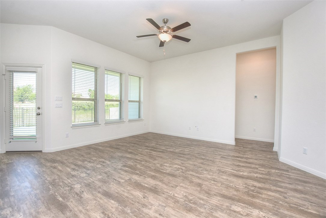 1449 Morning View Road Georgetown, TX 78628 - Photo 11 of 39