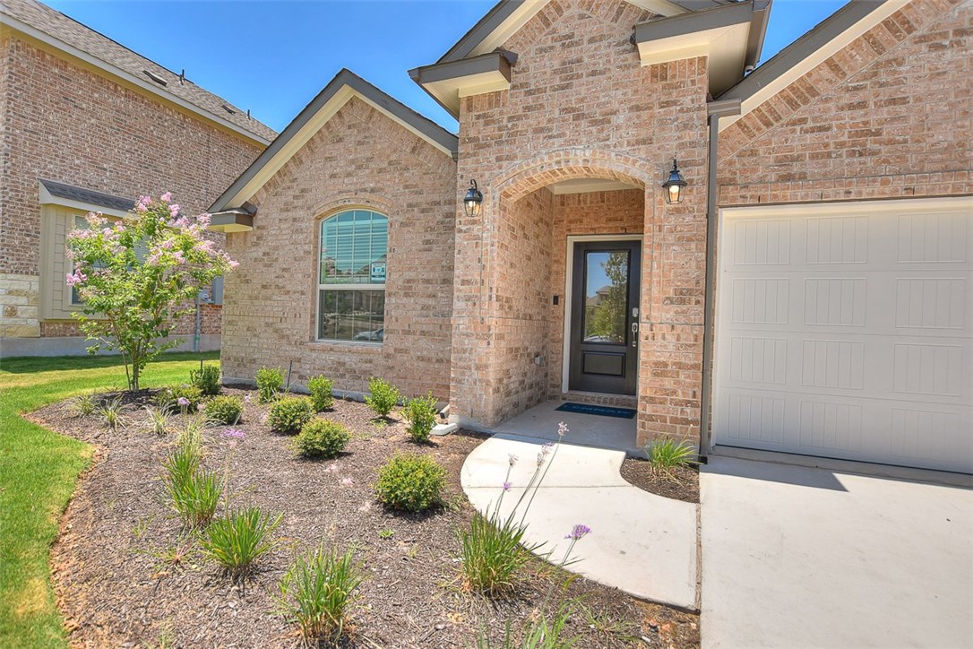1449 Morning View Road Georgetown, TX 78628 - Photo 2 of 39