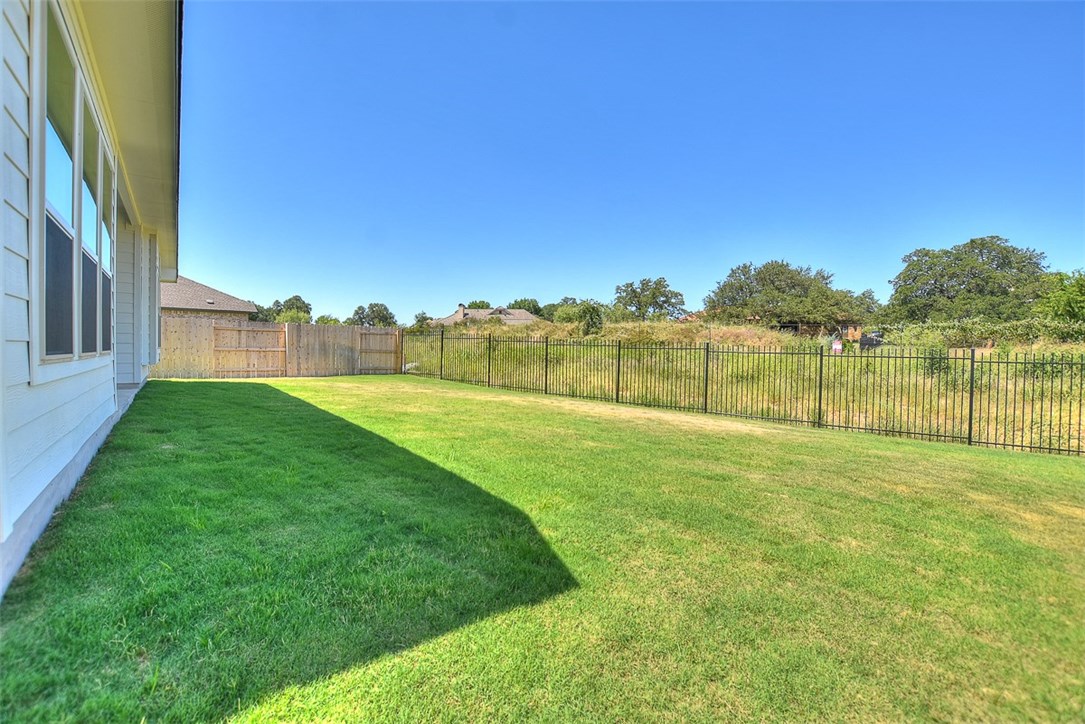 1449 Morning View Road Georgetown, TX 78628 - Photo 30 of 39