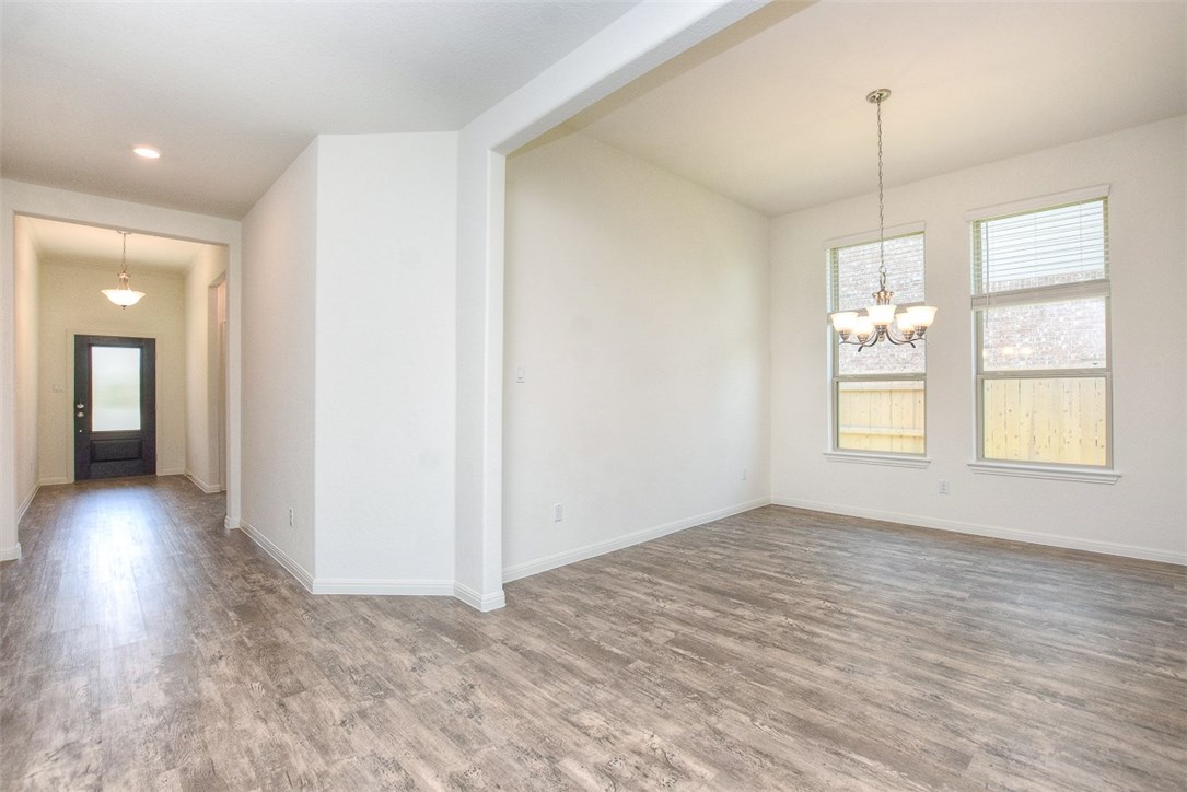 1449 Morning View Road Georgetown, TX 78628 - Photo 3 of 39