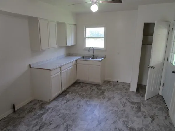 $75,000 | 514 South Ave C, Olney, TX 76374