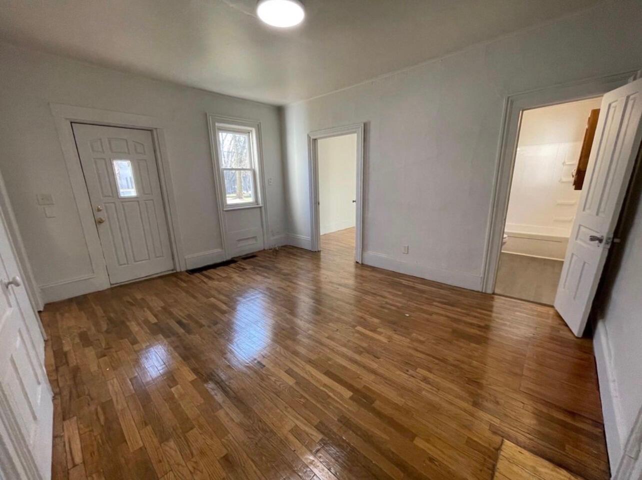 708 South Jackson Street Jackson, MI 49203 - Photo 4 of 9 IMG_2979