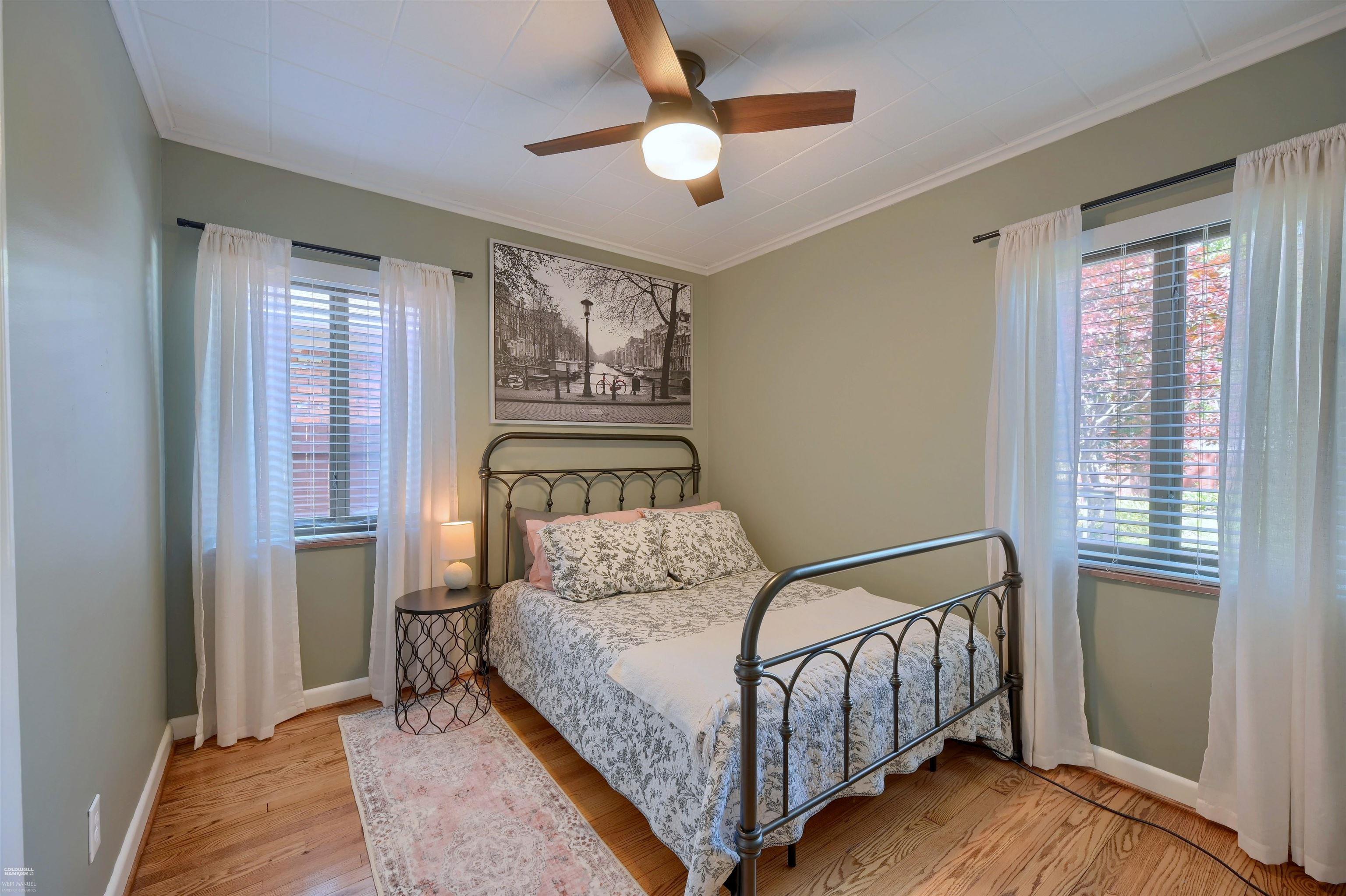 1496 Roslyn Road Grosse Pointe Woods, MI 48236 - Photo 24 of 36